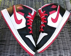 Nike Air Jordan 1 Mid Very Berry Youth- Size 4.5 Y (Fits Women's Size 6) - Picture 1 of 16