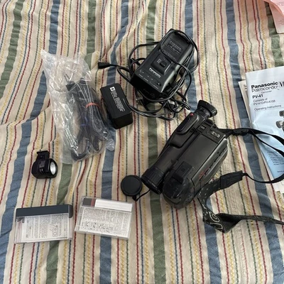 Panasonic Palmcorder PV-41 Black VHS-C Analog Camcorder UNTESTED - Image 1 of 4