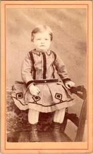 Junge im Kostüm, um 1860, CDV-Foto, #2104 - Bild 1 von 2