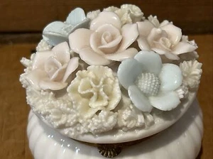 Vintage Lenwile Ardalt Klappdeckel Schmuckschatulle Verithin Pastell Blumen - Bild 1 von 9