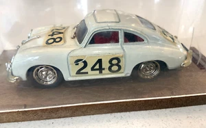 Brumm Vintage Model Porsche 356 Car - Die cast with plinth and display case - Picture 1 of 4