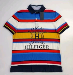Camisa Polo Tommy Hilfiger Logo Sello Deletreado A Rayas Ajuste Personalizado Talla Mediana Nueva con Etiquetas - Imagen 1 de 8