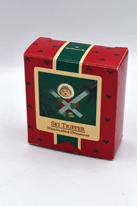 Ornamento Hallmark 1986 sci tripper ragazza sci vintage collezione Natale - Foto 1 di 3
