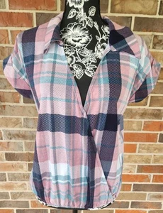 Emerald Women's Light Pink Plaid Collared V-Neck Top Cozy & Chic Boutique Sz L - Picture 1 of 4
