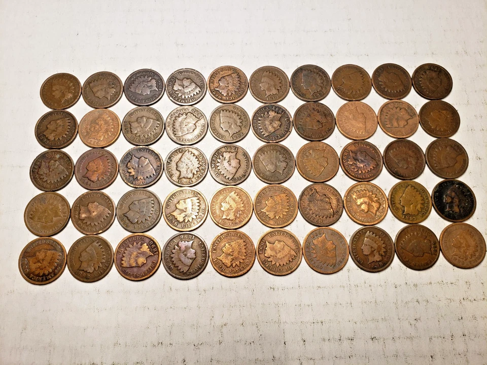 50 - INDIAN HEAD CENT COINS - 5 AVERAGE CIRCULATED FROM EACH DATE, 1890 to 1899. - Image 1 of 1
