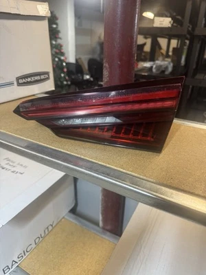 Conjunto de lámpara de luz trasera trasera derecha Audi RS5 S5 A5 2018 2019 OEM Foto 1 de 4