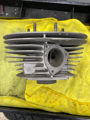 Cilindro Suzuki PE175 1980-1981 Foto 1 de 4