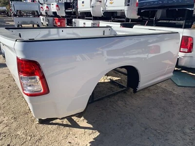 Camioneta pickup Dodge Ram 2019-2025 8’ platón largo platón blanco NTO Foto 1 de 3