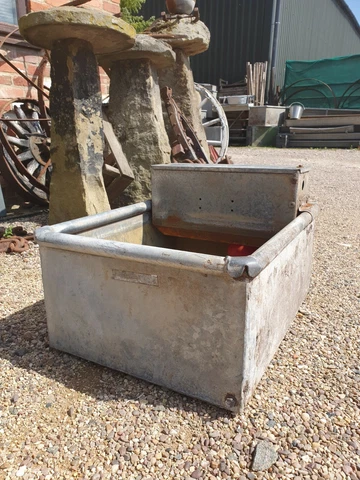 Galvanise Tank garden water feature Planter water harvester Cover