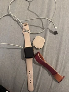 Appel Watch Series 4 Roségold 40mm - Afbeelding 1 van 4
