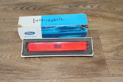 Nuevo de Lote Antiguo Ford Lámpara Marcadora Lateral Luz Lente E0VY-15A201-C 1980-1989 Lincoln Town Car Foto 1 de 4