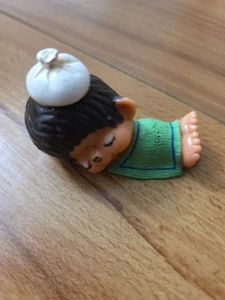 Vintage 1979 Monchichi PVC Figure Sleeping Boy Green Blanket Ice Pack Plastic 2" - Picture 1 of 6