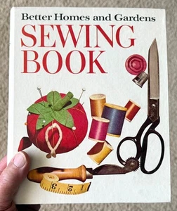 Vintage Better Homes & Gardens Sewing Book 5 Ring Binder Hardcover 1970 NEW COND - Picture 1 of 14