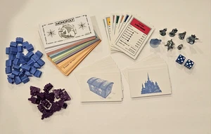 Monopoly Frozen II Pezzi di Ricambio 6 Gettoni Fiocco di Neve Money Deed Carte Dadi + - Foto 1 di 5