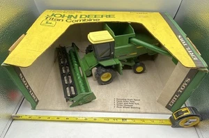 John Deere Titan Combine 1/24 ERTL Yellow Top Box Grain Platform 524 - Picture 1 of 9