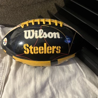 Pelota de fútbol americano Wilson tamaño completo Pittsburgh Steeler negra y dorada Foto 1 de 4