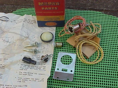 1951 52 53 54 Plymouth Dodge DeSoto Chrysler Nuevo de Lote Antiguo MoPar Cortesía y Paquete de Lámpara de Mapa Foto 1 de 2