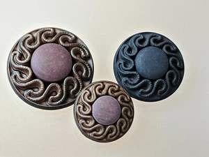 besondere Kunststoff-Knöpfe - Mantelknöpfe - Jackenknöpfe - 3 Varianten zur Wahl - Picture 1 of 4