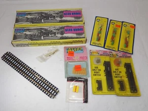 Vintage HO scale Atlas deck bridge kits (#83) & other misc track accessories - Picture 1 of 6