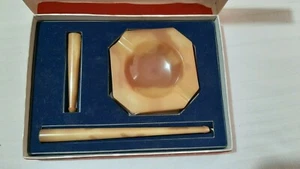 Butterscotch Bakelite Honey Ashtray And Two Cigarettes - Picture 1 of 7