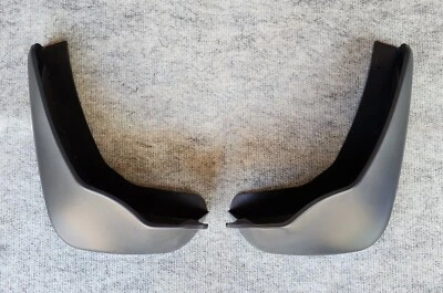 Chevrolet Trax 2017-2022 juego de protectores contra salpicaduras/aletas de barro OE #42521444 Foto 1 de 4