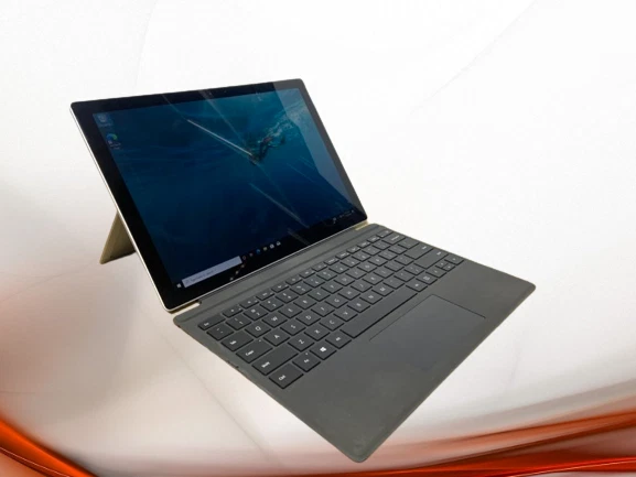 Microsoft Surface PRO 5th gen 1796 12"Tablet i5-7300U 4GBRAM 128 GBSSD QHD Touch - Image 1 of 4