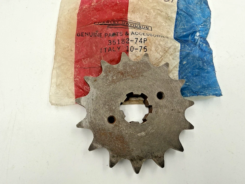 AERMACCHI HARLEY 35182-74P 15T Front SPROCKET 1974-1976 SS250 SX250 SX175 SS175 - Imagem 1 de 1