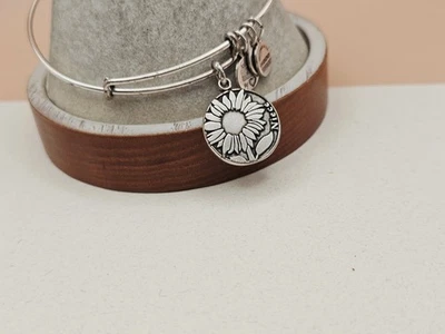 Brazalete Brazalete Metal Alex & Ani Plata "Love You Neice" Flor Dije ✨️  Foto 1 de 4