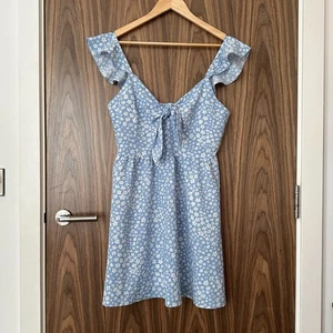 Quiz Blue & White Ditsy Floral Tie Front Frill Sleeve Mini Dress UK 12 - Picture 1 of 6
