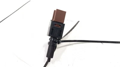 Interruptor de pedal de freno Nissan Sentra 2007 2008 2009 2010 2011 Foto 1 de 4