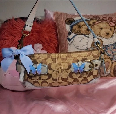 SOHO CLUTCH COACH DEMI VINTAGE RARO Y DIFÍCIL DE ENCONTRAR Y2K 05' AZUL, CAQUI, MARRÓN Foto 1 de 4