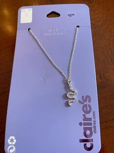 Collana con ciondolo serpente in argento nuova di Claire's - Foto 1 di 2