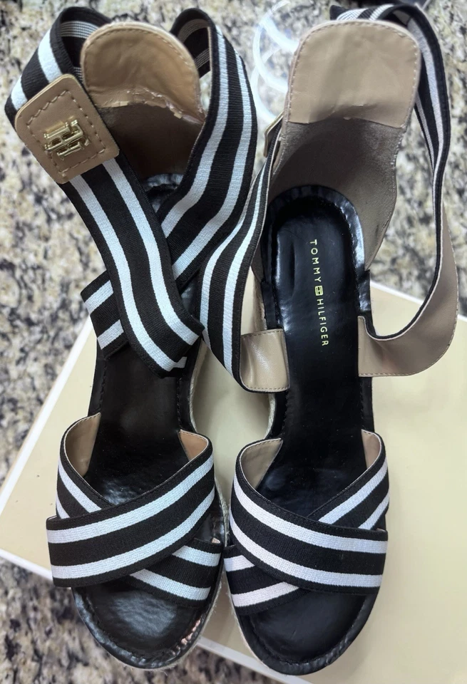 Tommy Hilfiger Mujer Plataforma Cuña Punta Abierta Tobillo Envoltura Foto 1 de 4