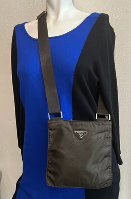 Сумка через плечо Prada Milano 1913 плоская сделано в Италии коричневые нейлоновые/кожаные акценты - Изображение 1 из 4