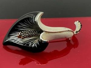 Stunning Vintage Enamel Flower Design Silver Metal Pin Brooch - Picture 1 of 12