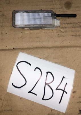 Luz guantera peugeot 308 2007-2013 s2b4 Foto 1 de 2