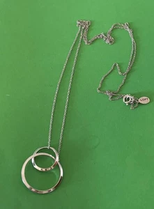 "Collar LOFT Doble Círculo Abierto 32"" Cadena Tono Plata" - Imagen 1 de 4