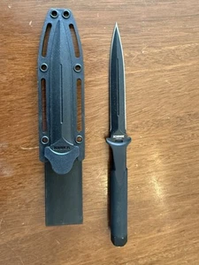 Schrade Extreme Survival Slim Knife 4" 4116SS  Blade Steel Handle Molded Sheath  - Picture 1 of 6