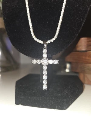 Cruz de tenis moissanita con collar de roca retorcida de 18 pulgadas y juego de pulsera de 6 1/2 Foto 1 de 4