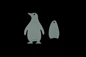 Acrylic penguin sewing/craft template - Picture 1 of 1