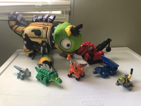Lot Of Dinotrux Figure Toys Cover