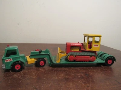 Matchbox Lesney King Size No. K-17 Ford Tractor Dyson Low Trailer Case Tractor - Image 1 of 4