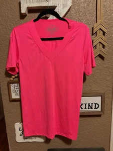 Crazy Train Hot Pink V-Neck Short Sleeve Shirt Western Graphic On Back Medium - Picture 1 of 2
