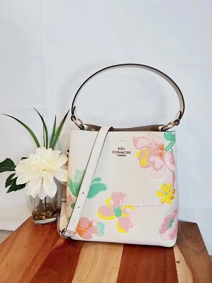 🌺Nuevo con etiquetas Bolso Coach Town Bucket con estampado floral Dreamy Land Foto 1 de 4