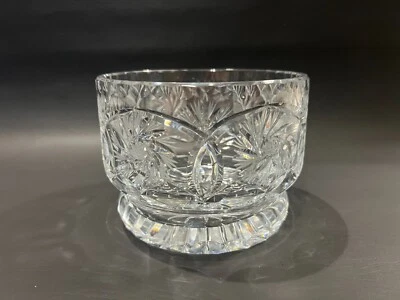 Cuenco de cristal vintage de corte pesado, molinete / estrella de David, 5 1/4" de diámetro, 4" de alto Foto 1 de 4