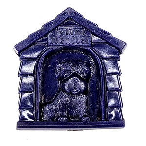 De colección Extraño Plástico "Estoy en la Casa del Perro" Pieza Mini Parte Juguete Fundido Novedad Arte 6B - Imagen 1 de 5