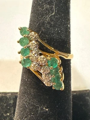 Anillo 14k-Esmeraldas y Diamantes 3,2 gramos talla 6 Foto 1 de 4