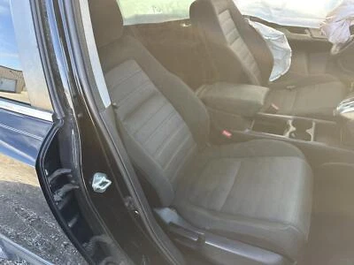 HONDA CR-V 2017-2020 FRONT SEAT RIGHT BLACK CLOTH MANUAL - Image 1 of 4