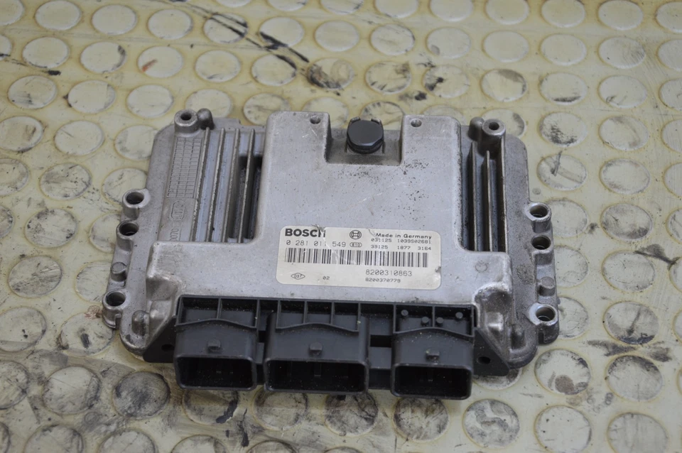 26057 Centralina motore Renault Megane 1.9 dCi dal 2002 al 2010 cod 8200310863 8 - Immagine 1 di 4