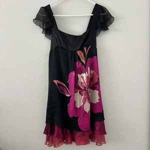 Bebe 100% Seide Lagenlook fließend Babydoll Kleid S schwarz rosa Blumen Rüschen Y2K Fee - Bild 1 von 10